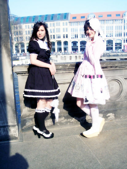 Shiro Lolita & Kuro Lolita 